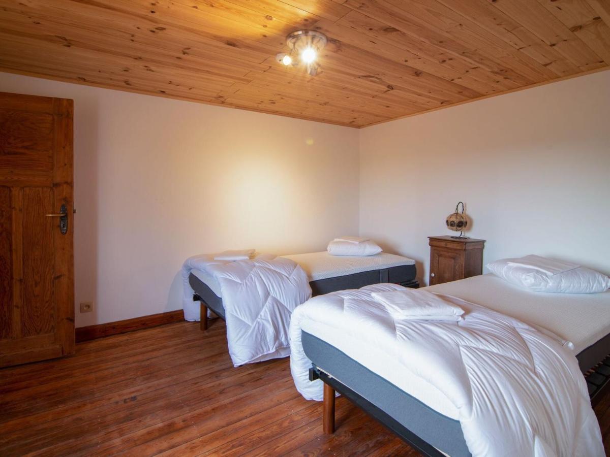 Very Spacious House With Sauna Spa And Countryside Views Gouvy 外观 照片