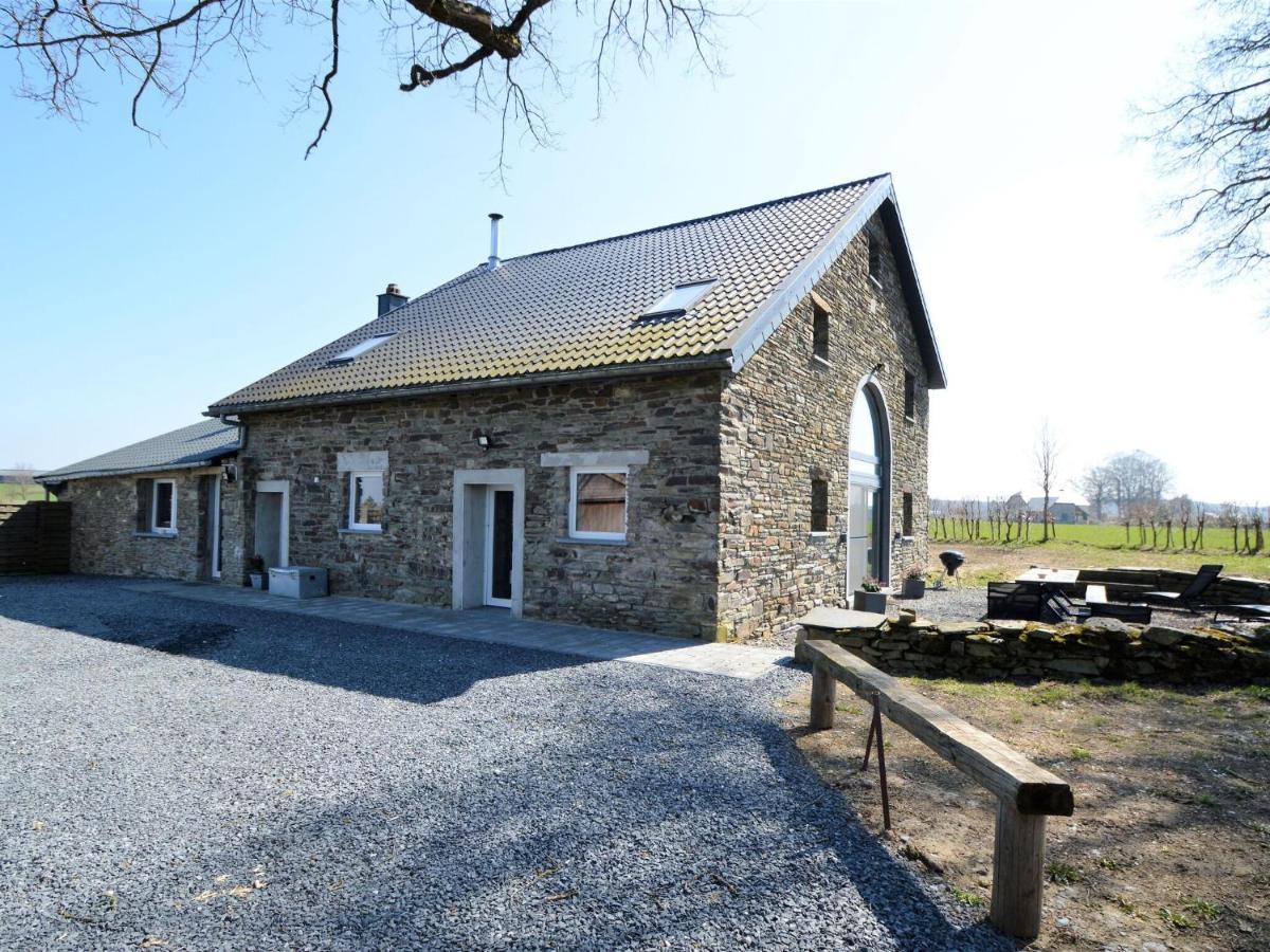 Very Spacious House With Sauna Spa And Countryside Views Gouvy 外观 照片