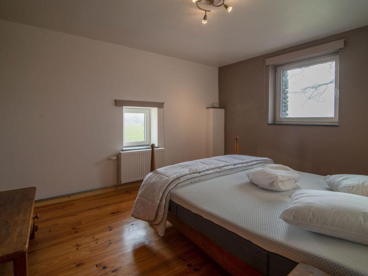 Very Spacious House With Sauna Spa And Countryside Views Gouvy 外观 照片