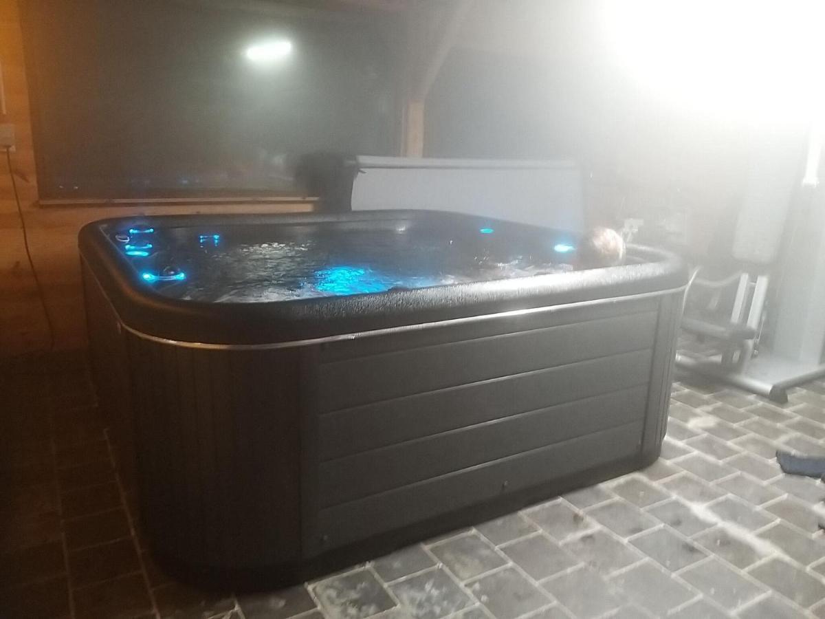 Very Spacious House With Sauna Spa And Countryside Views Gouvy 外观 照片